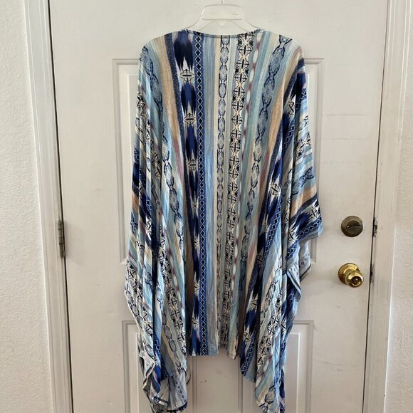 Women's Multicolor Patterned Sweater - Picture 5 of 10